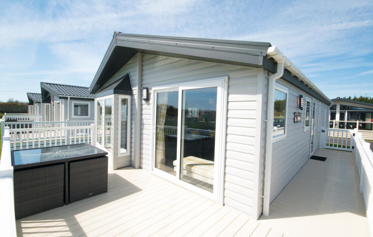 Carlton Meres Holiday Park Rendham Екстериор снимка